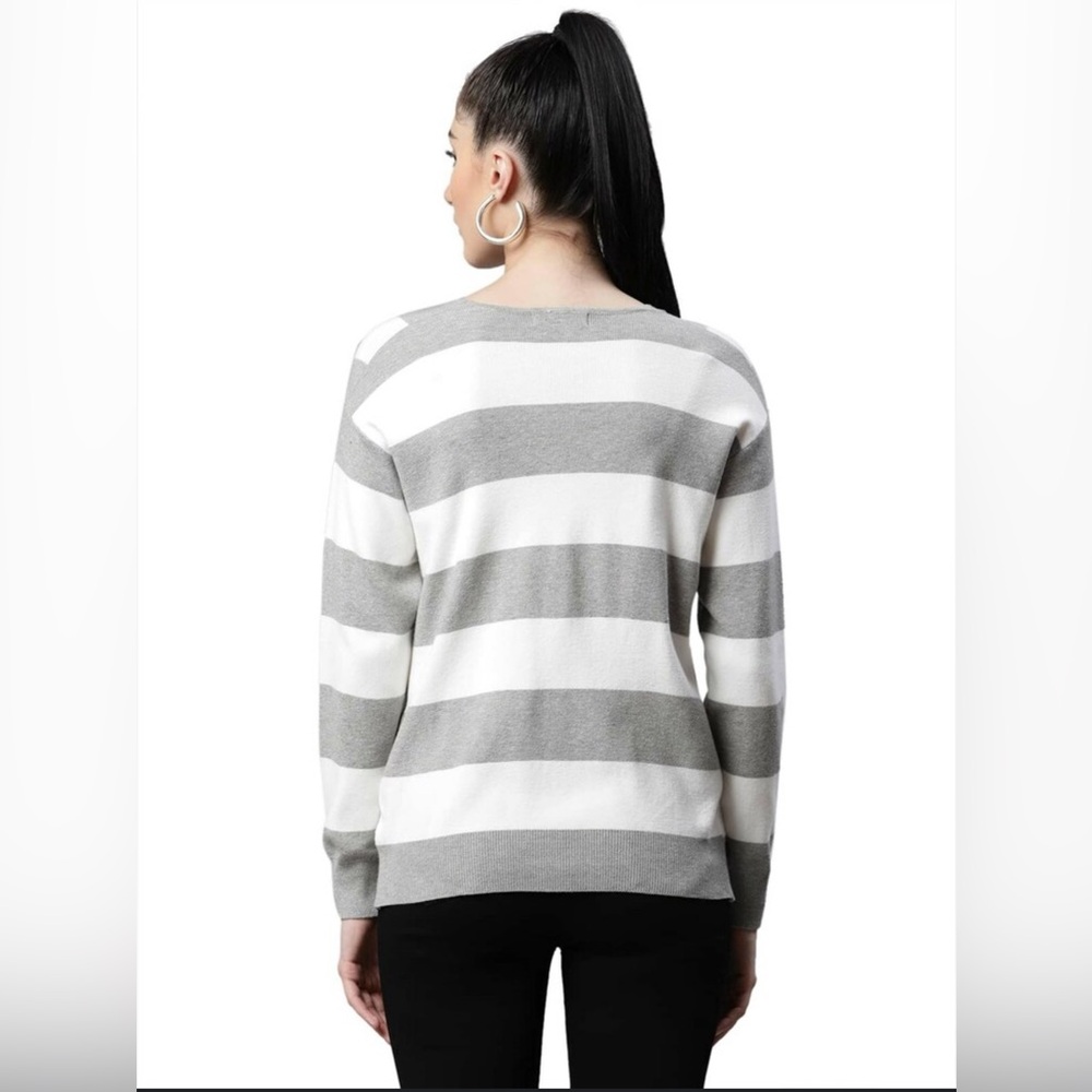 Chic Striped Women's Sweater in Gray and White
